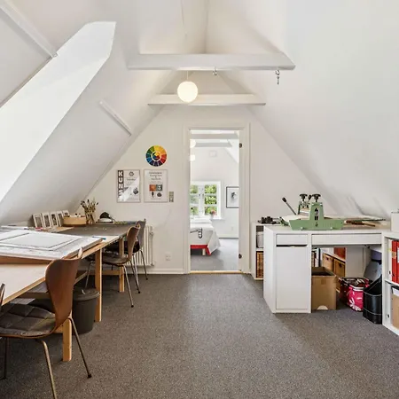 Calm, Comfort And Adventure By The Coast Feriehus
